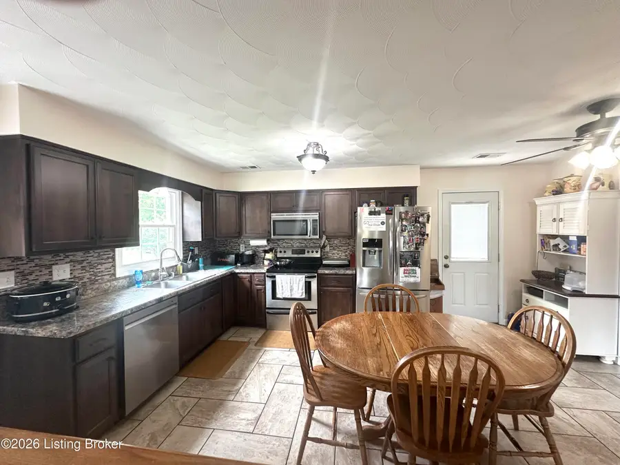 110 Pineview Dr, Bardstown, KY 40004 - #3