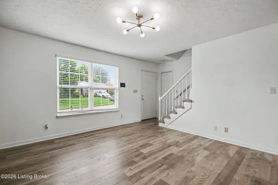 3112 Pine Trace Ct, Louisville, KY 40272 - #3