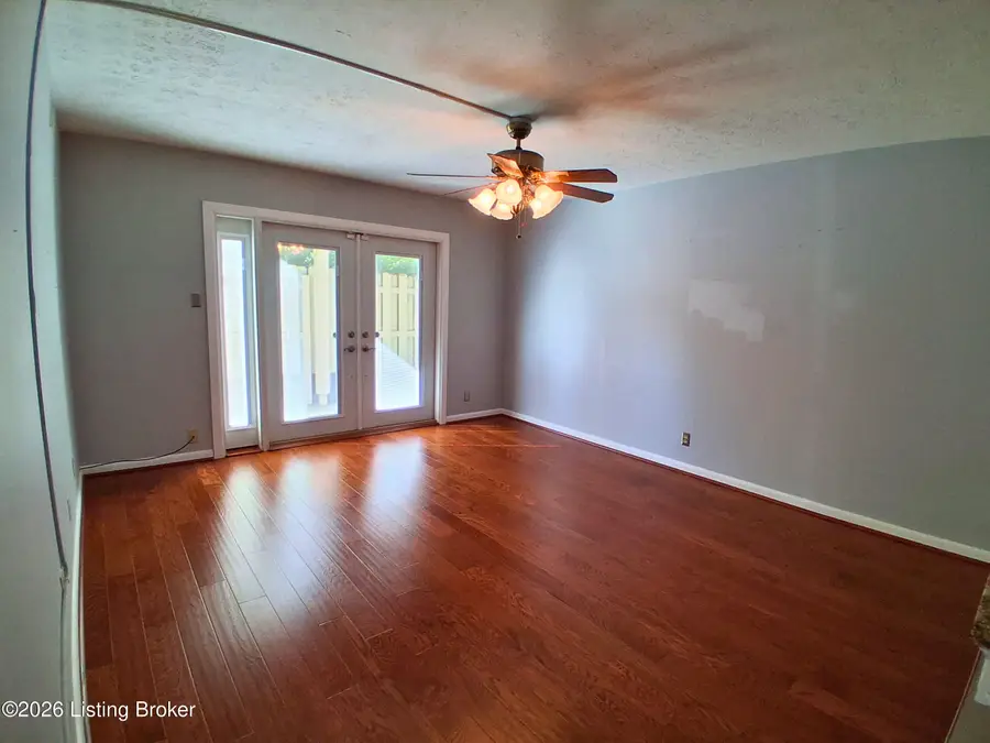 1935 Gardiner Ln #H117, Louisville, KY 40205 - #2