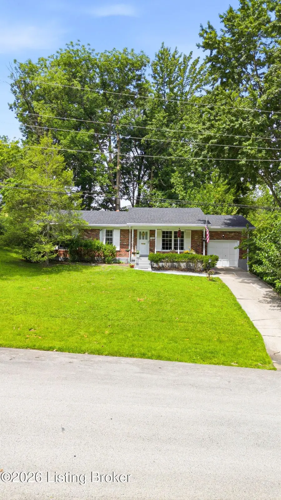 7404 Royalwood Dr, Louisville, KY 40214 - #2