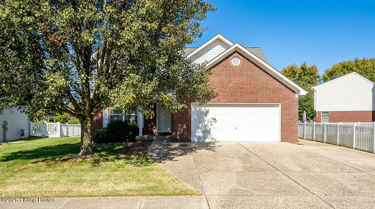 5009 Oakbrook Dr, Louisville, KY 40245 - #1