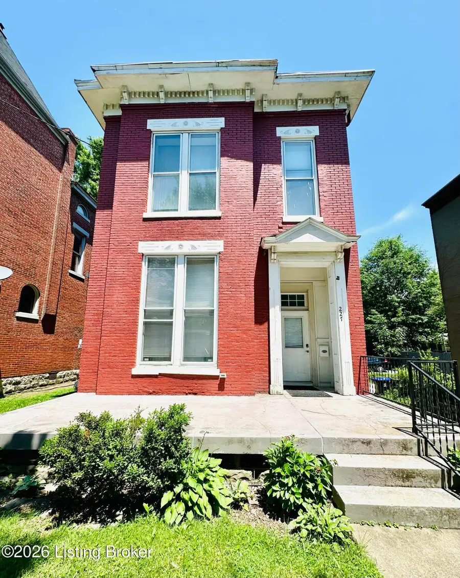 227 E Oak St, Louisville, KY 40203 - #2