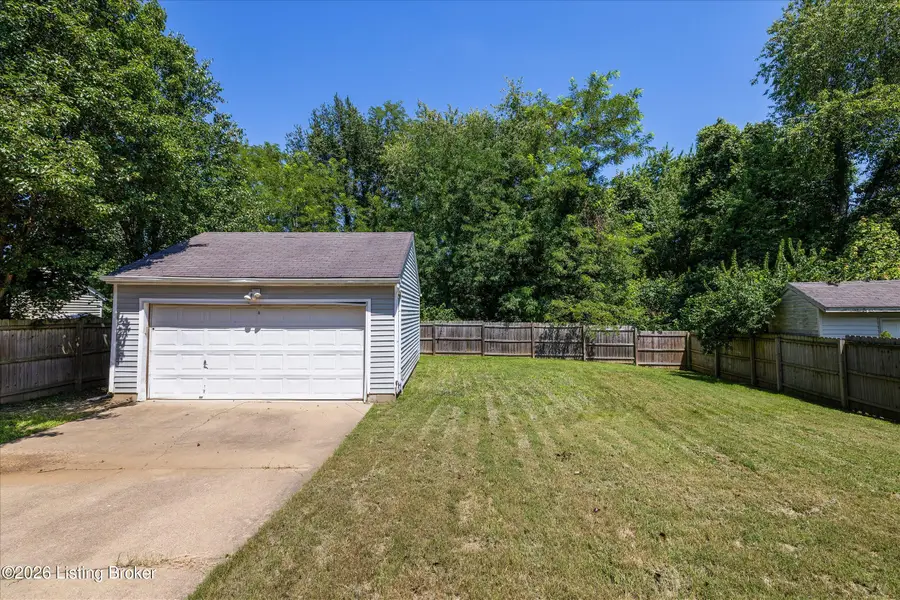 6519 Hunters Creek Blvd, Louisville, KY 40258 - #3