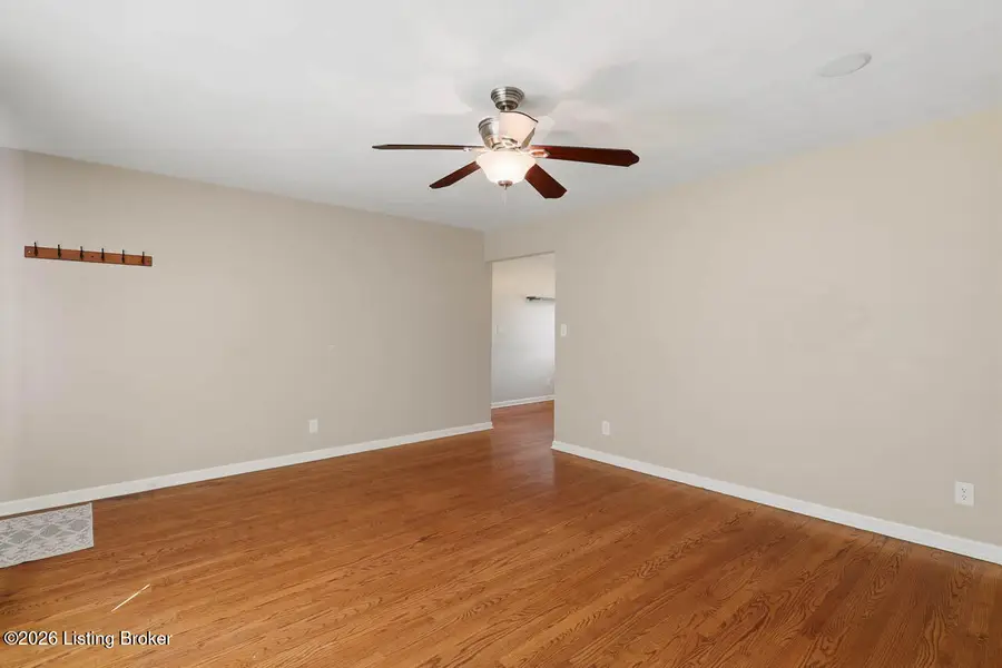 634 Pennsylvania Ave, Sellersburg, IN 47172 - #3