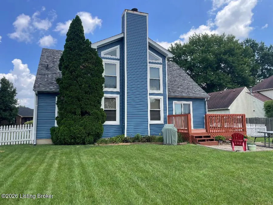 181 Spring Lake Ct, Louisville, KY 40229 - #2
