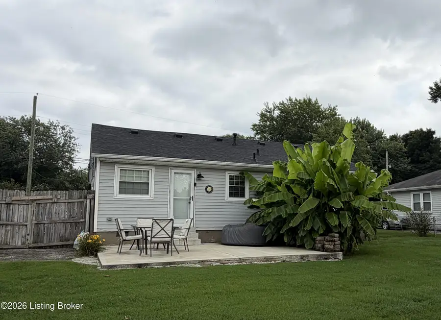 10306 Grafton Hall Rd, Louisville, KY 40272 - #3