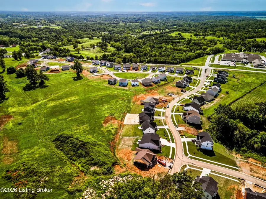 146 Honeysuckle St, Mount Washington, KY 40047 - #2