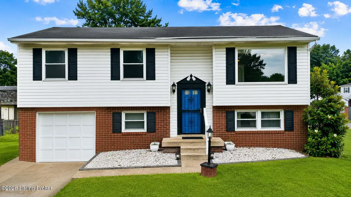 5019 Terrace Green Cir, Louisville, KY 40218 - #1