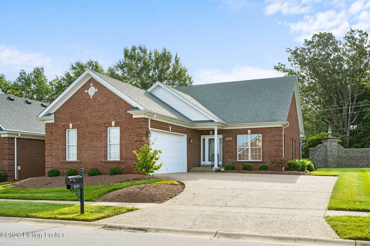 6533 Villa Spring Dr, Louisville, KY 40291 - #1