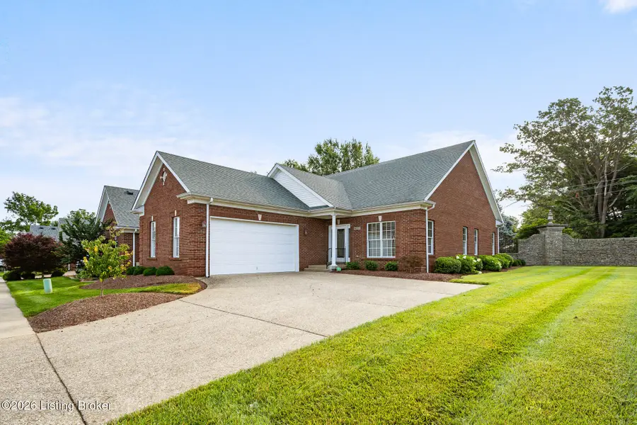 6533 Villa Spring Dr, Louisville, KY 40291 - #2