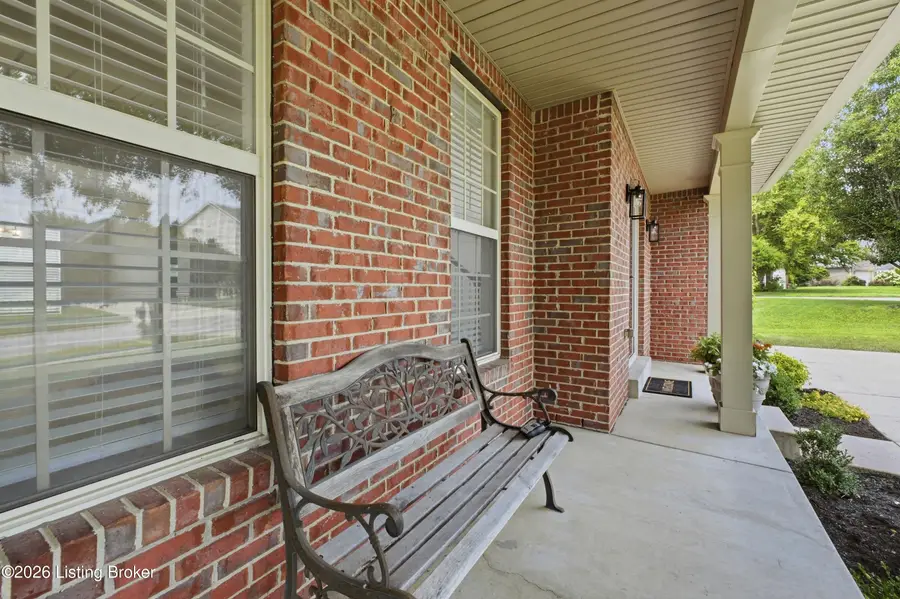 15424 Beckley Hills Dr, Louisville, KY 40245 - #2