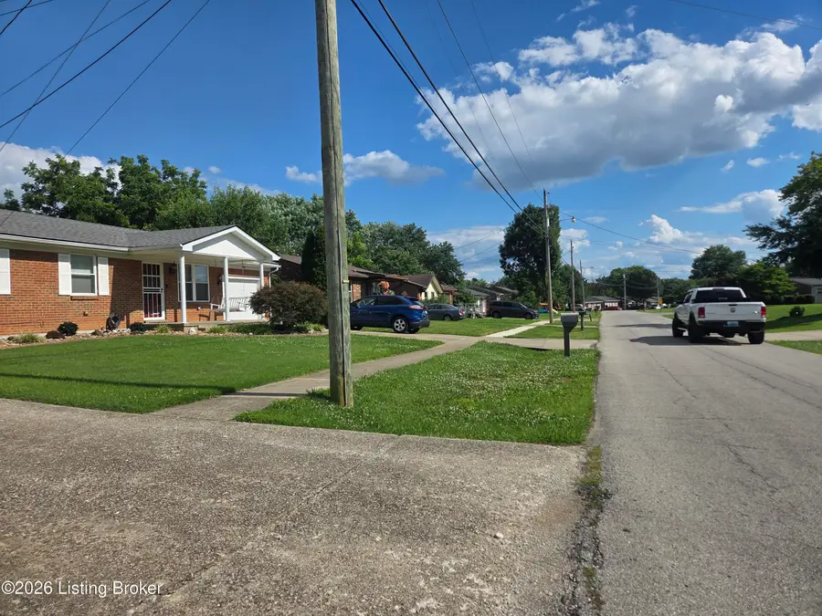 288 S Steedland Dr, Louisville, KY 40229 - #3