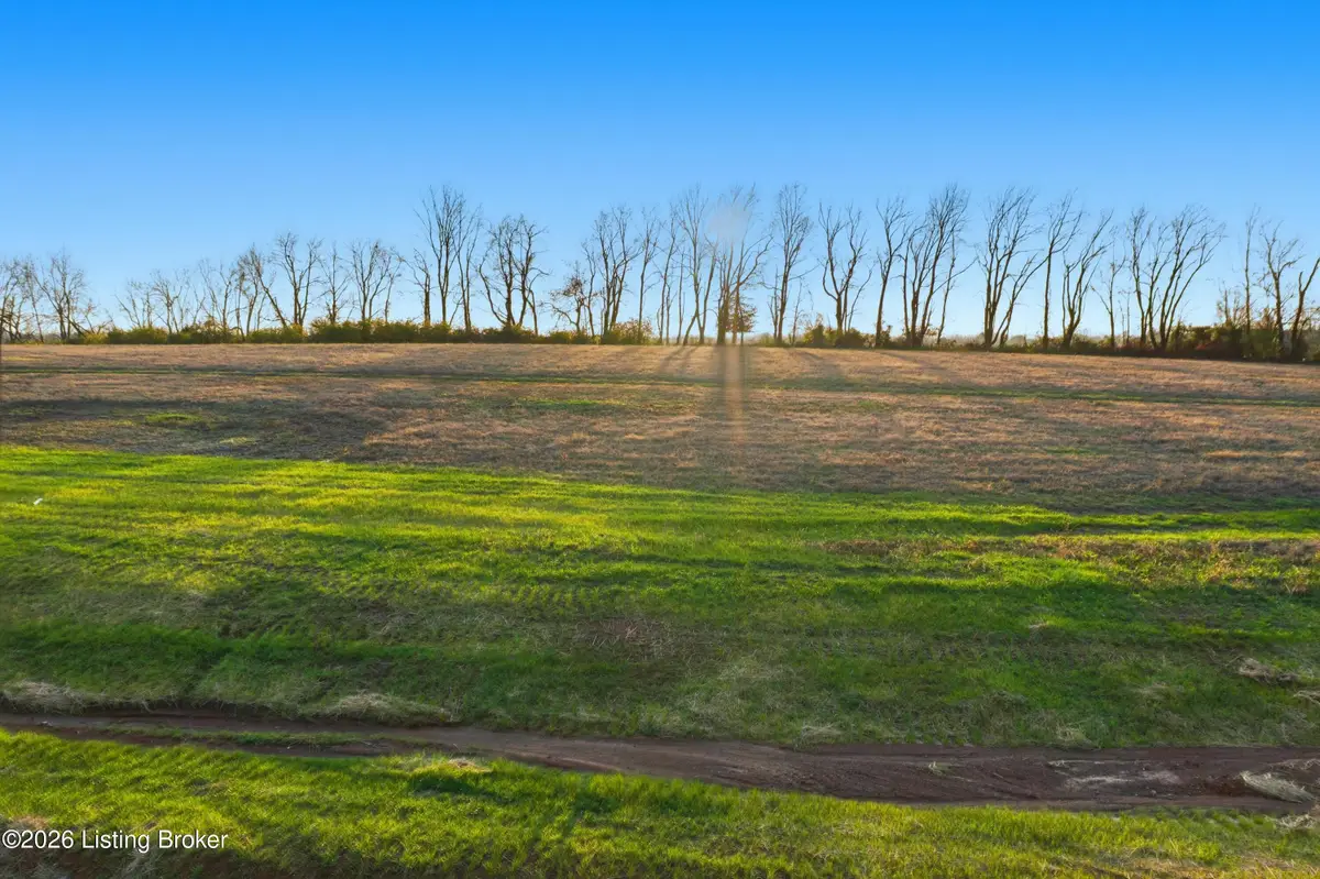 102 N Stallard Dr, Shelbyville, KY 40065 - #1
