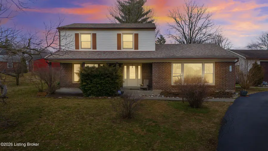 200 Castlerock Dr, Shepherdsville, KY 40165 - #3