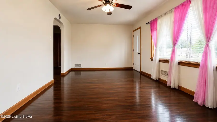 2202 Thistledawn Dr, Louisville, KY 40216 - #3