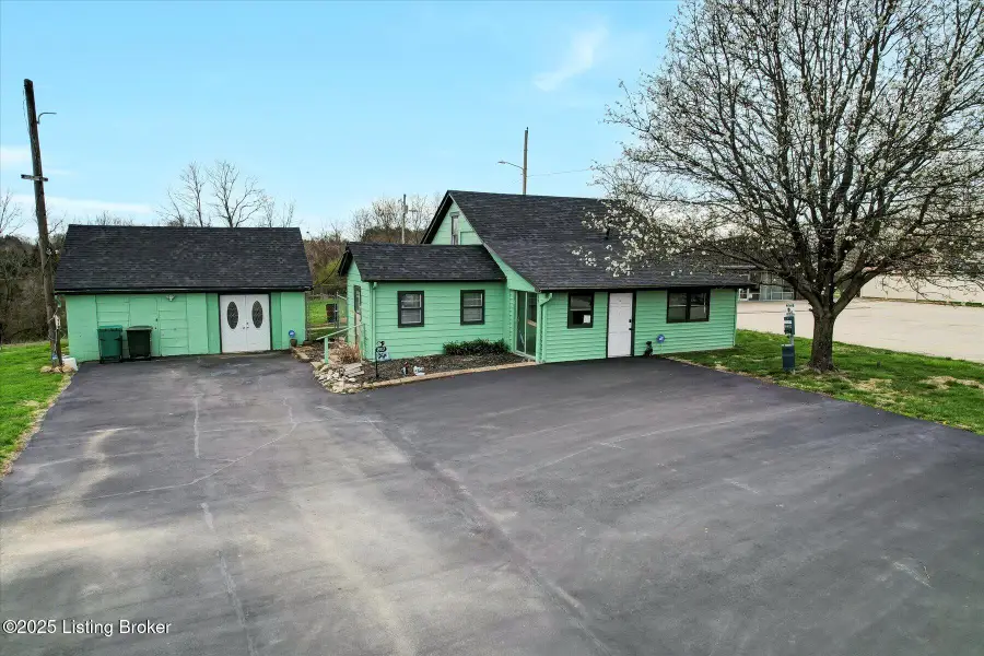 287 S Bardstown Rd, Mount Washington, KY 40047 - #2