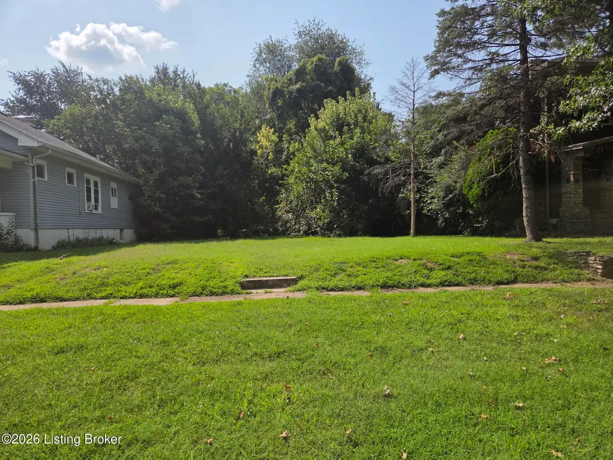 226 Shawnee Dr, Louisville, KY 40212 - #1