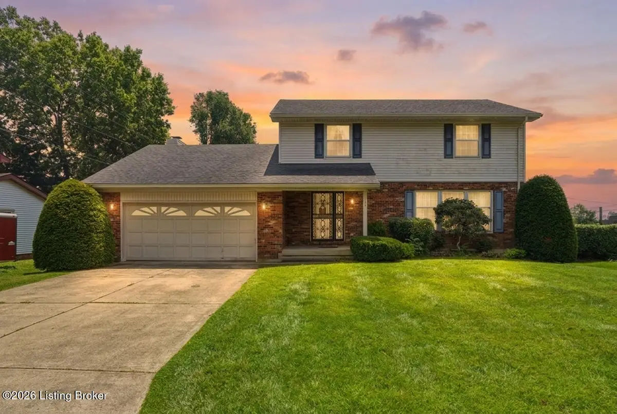 355 Knobview Dr, Shelbyville, KY 40065 - #1