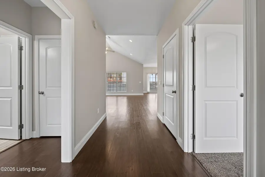 204 Robert East Ct, Vine Grove, KY 40175 - #3
