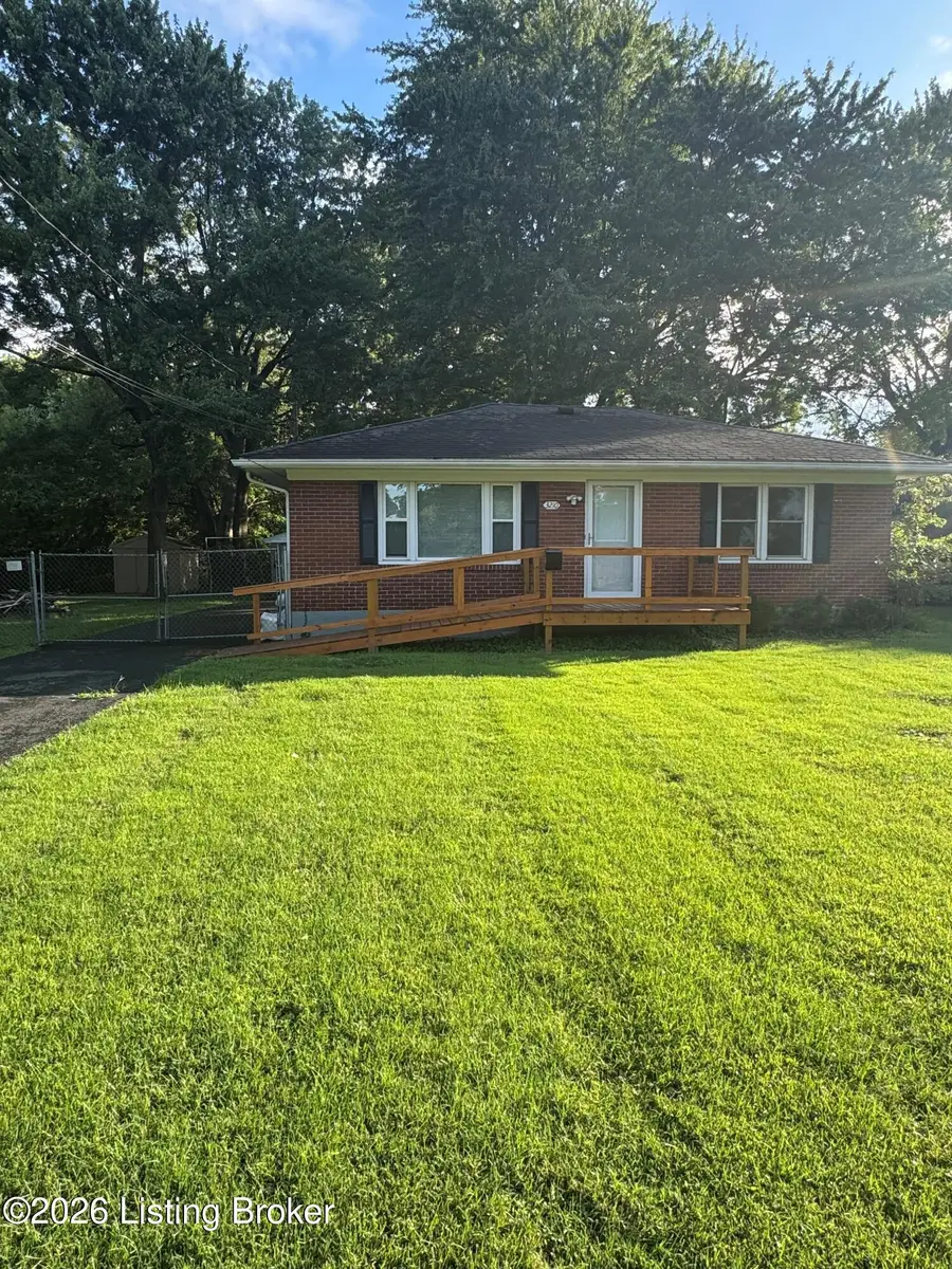 3210 New Lynnview Dr, Louisville, KY 40216 - #2