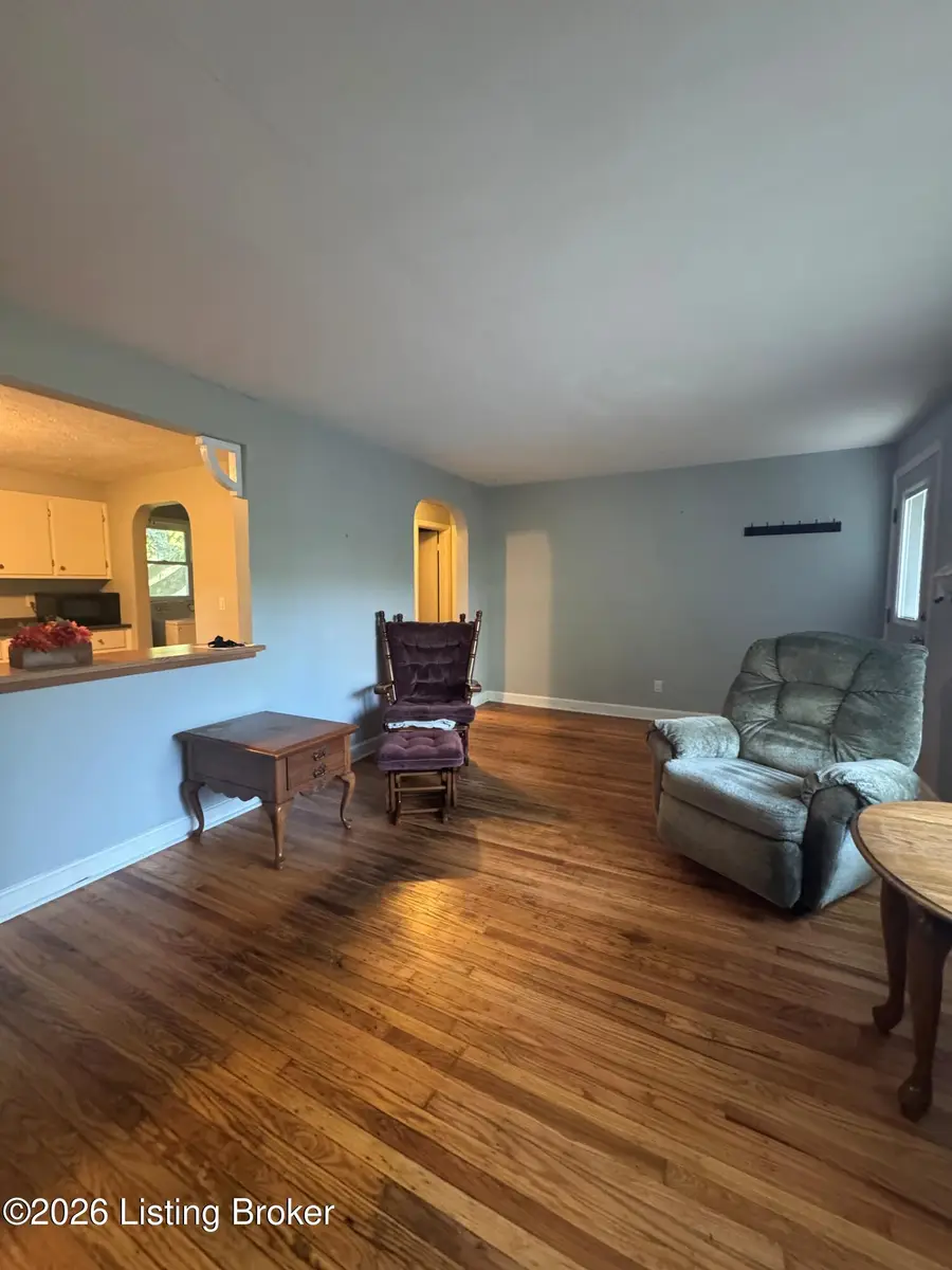 3210 New Lynnview Dr, Louisville, KY 40216 - #3
