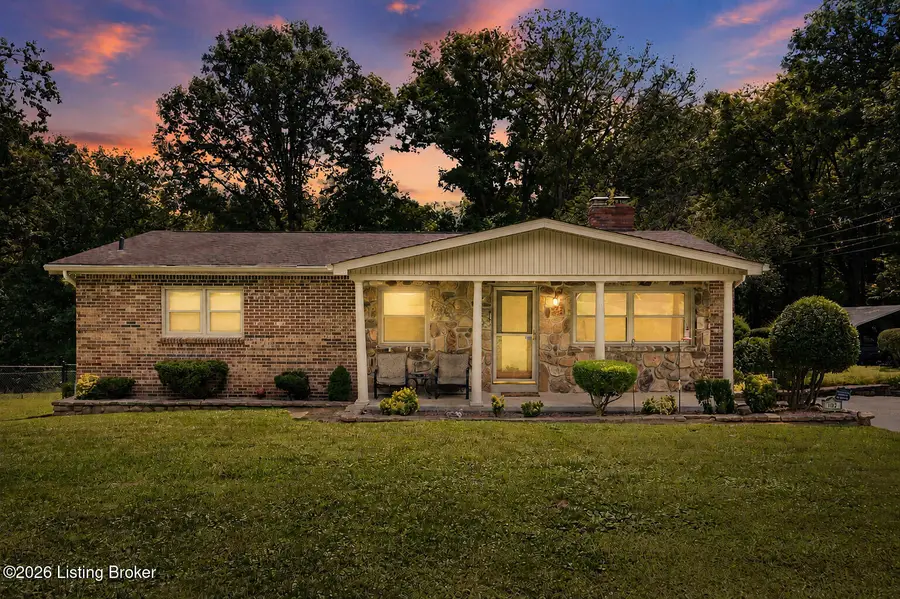 1193 Castlerock Dr, Shepherdsville, KY 40165 - #2