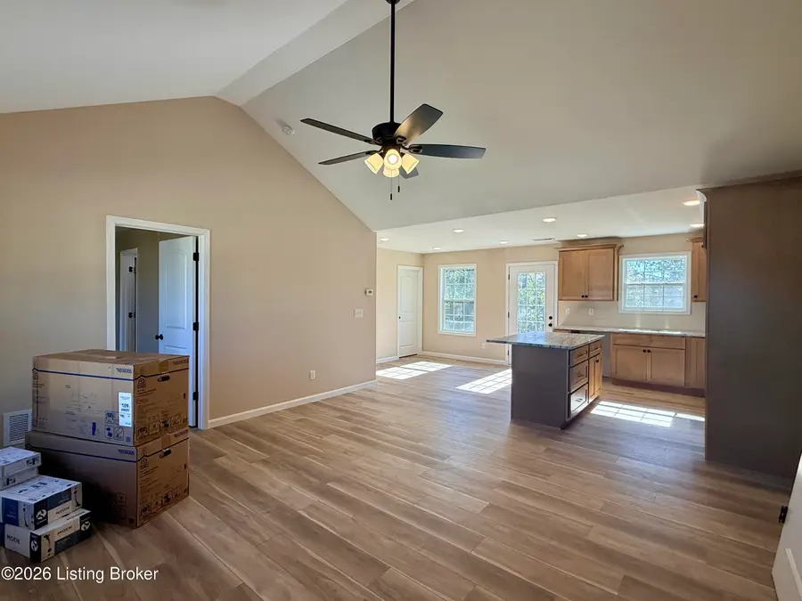 205 Tulip Dr, Bardstown, KY 40004 - #2