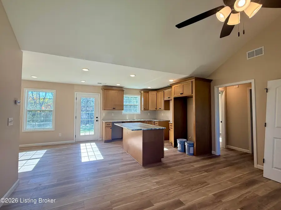 205 Tulip Dr, Bardstown, KY 40004 - #3