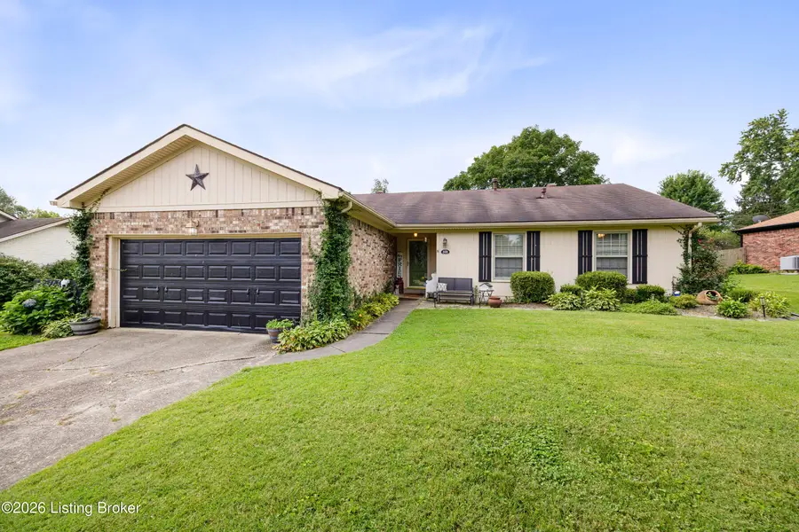 349 Tophill Dr, Shelbyville, KY 40065 - #2