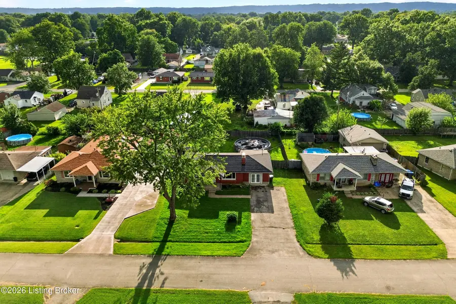 7484 Greenwood Manor Rd, Louisville, KY 40258 - #3
