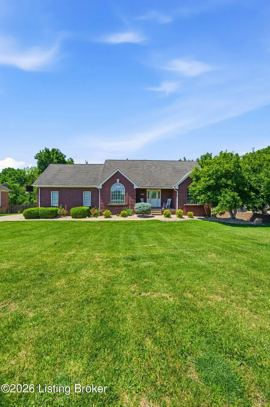 287 Cedar Place Dr, Shepherdsville, KY 40165 - #2