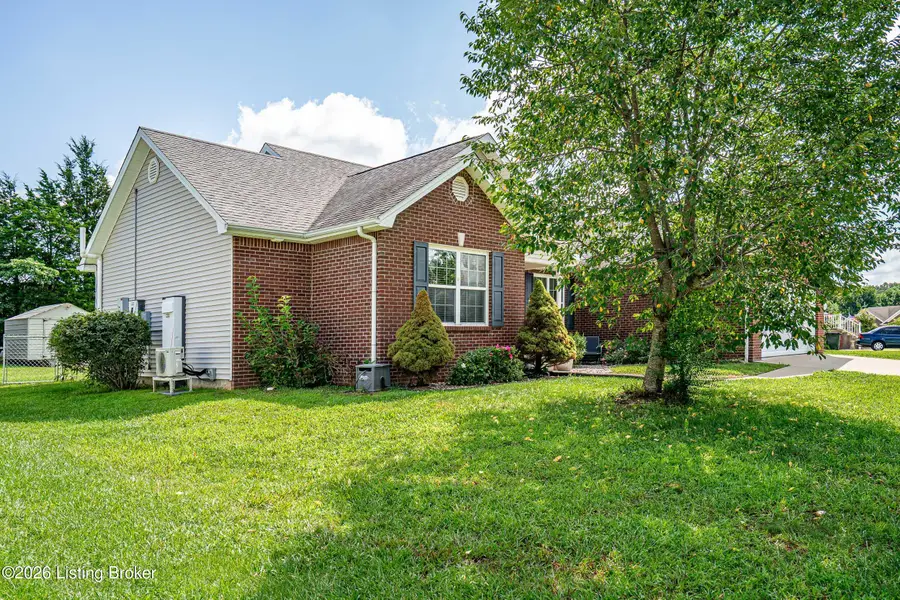 154 Wiltshire Ave, Vine Grove, KY 40175 - #2