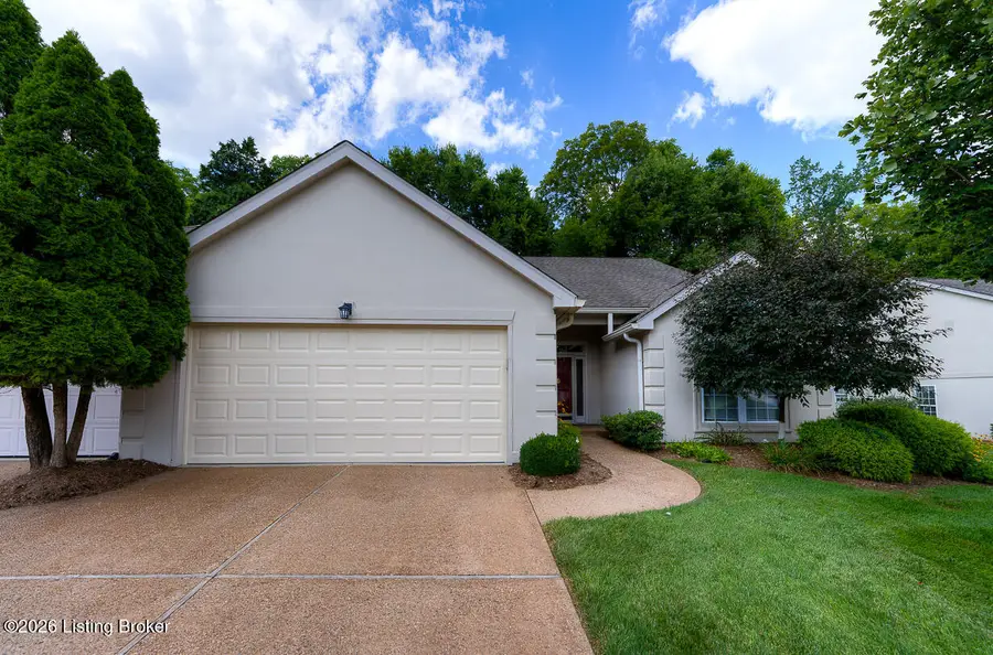 533 Village Lake Dr, Louisville, KY 40245 - #2