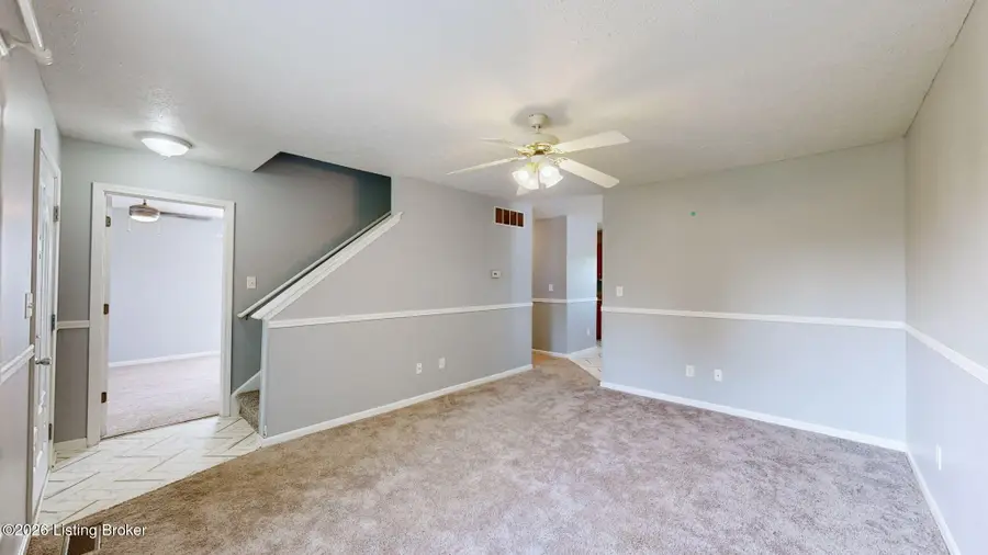 6815 Currington Cir, Louisville, KY 40258 - #3