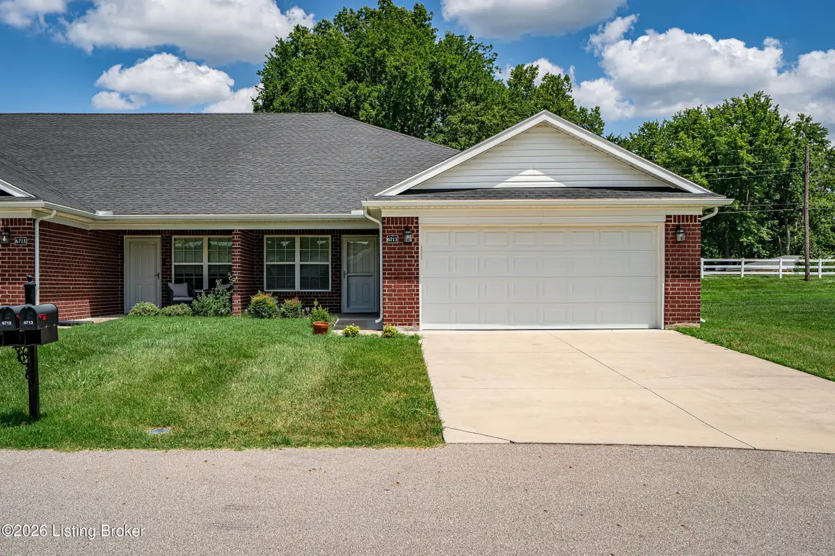 6713 Eagle Wood Dr, Louisville, KY 40272 - #1