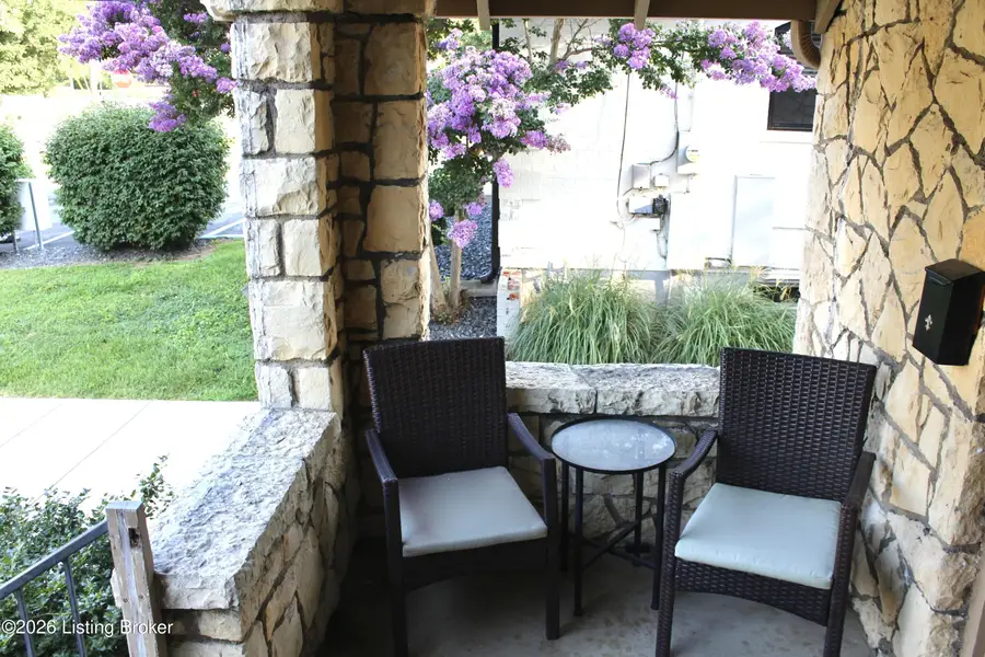 103 Oxford Pl, Louisville, KY 40207 - #3