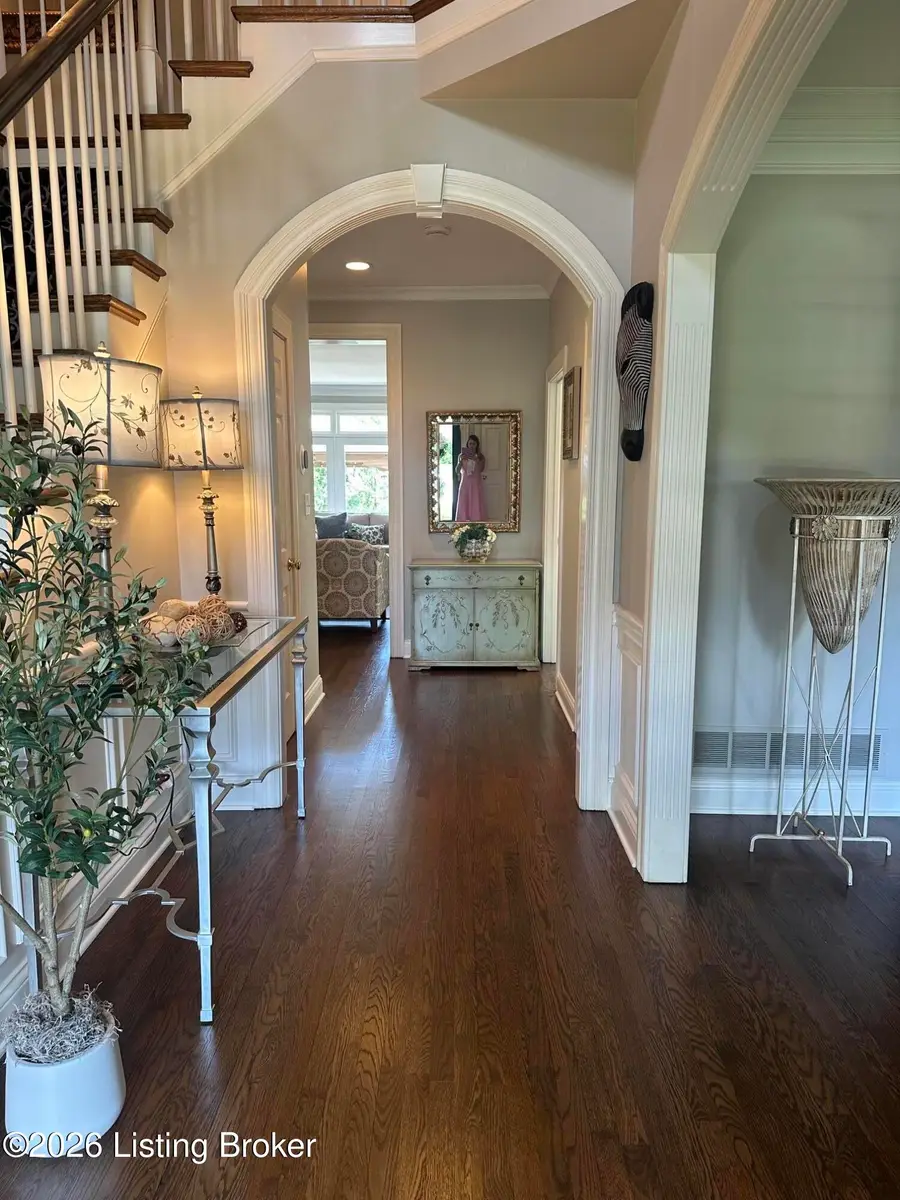 211 Pepperbush Rd, Louisville, KY 40207 - #3