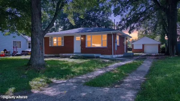 7806 Edna M Rd, Louisville, KY 40258