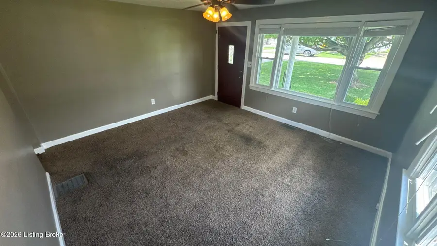 5324 Tahia Dr, Louisville, KY 40216 - #3
