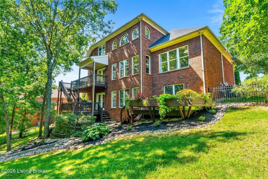 111 Chestnut Glen Dr, Louisville, KY 40245 - #3