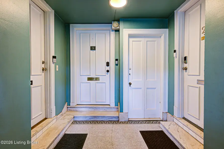 1411 Saint James Ct #APT 1, Louisville, KY 40208 - #3