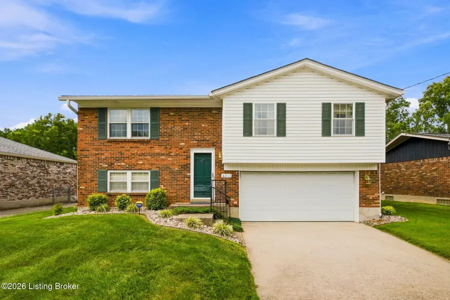 6211 Lynnchester Dr, Louisville, KY 40219 - #2