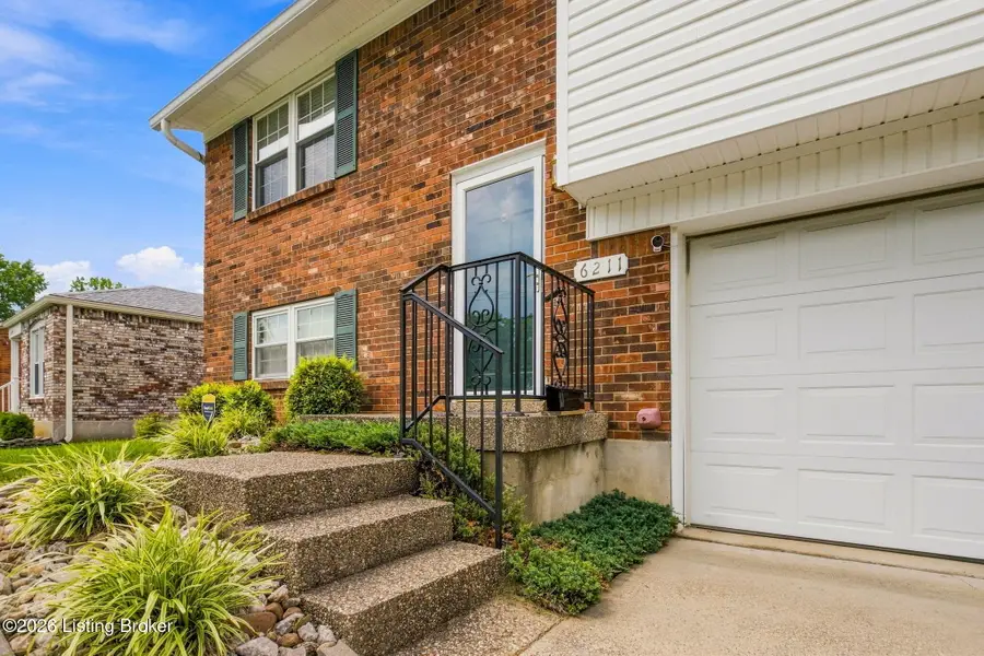 6211 Lynnchester Dr, Louisville, KY 40219 - #3