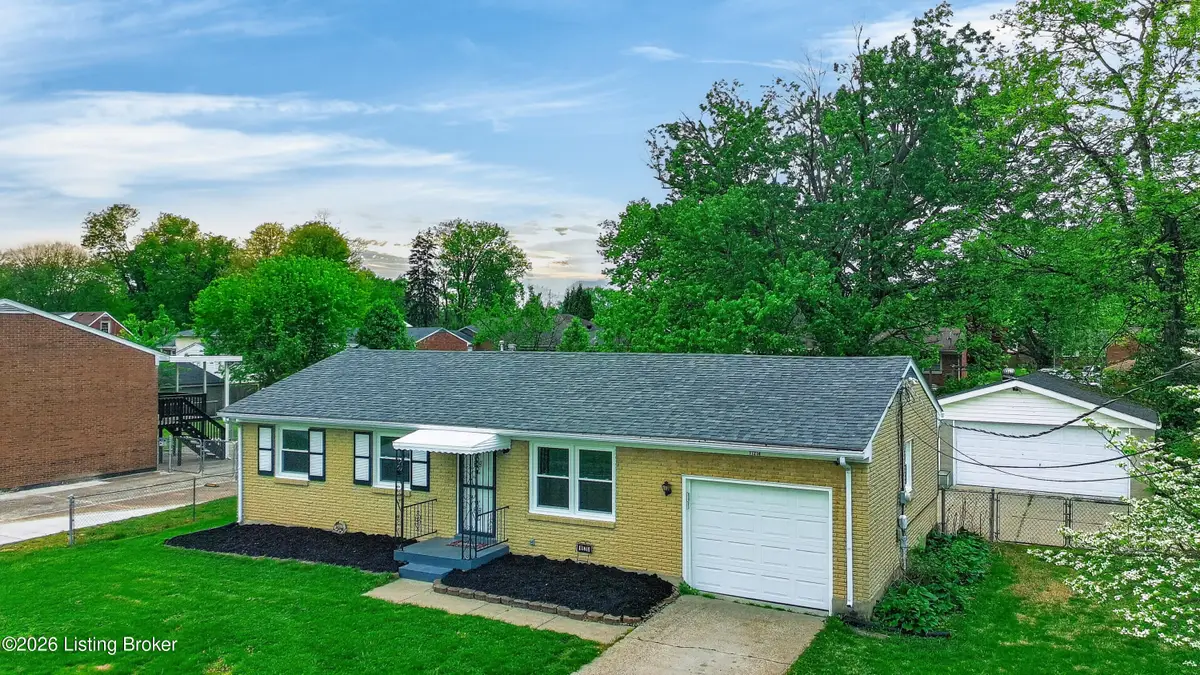 11214 Deering Rd, Louisville, KY 40272 - #1