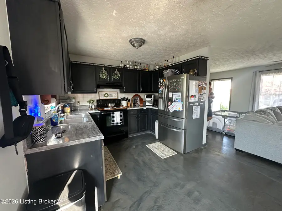 410 E 7th St, Hardinsburg, KY 40143 - #3