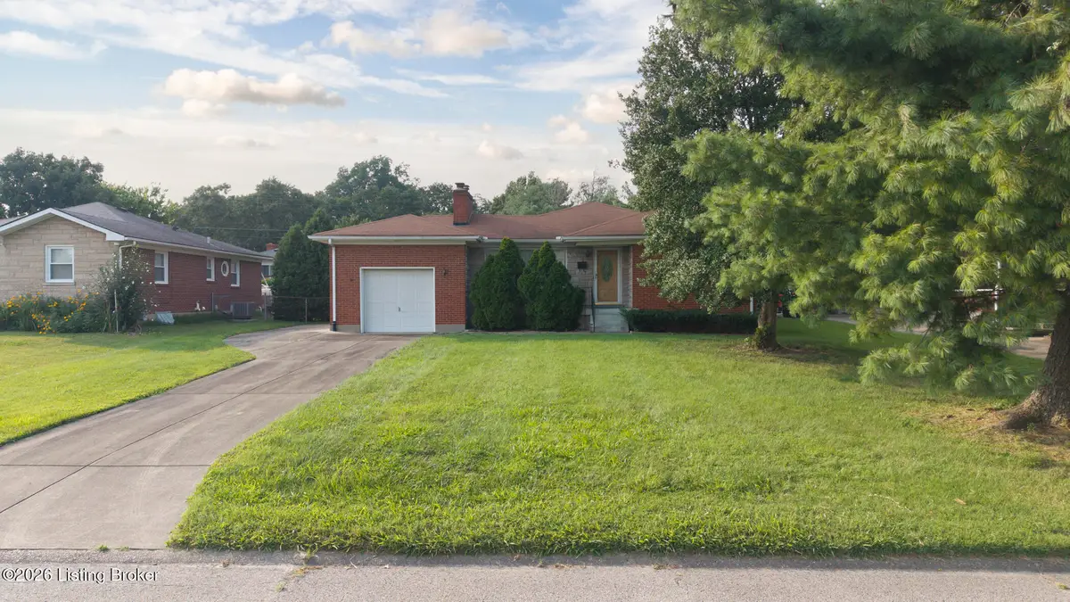 2207 Liverpool Ln, Louisville, KY 40218 - #1