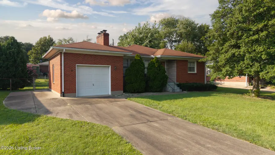 2207 Liverpool Ln, Louisville, KY 40218 - #3