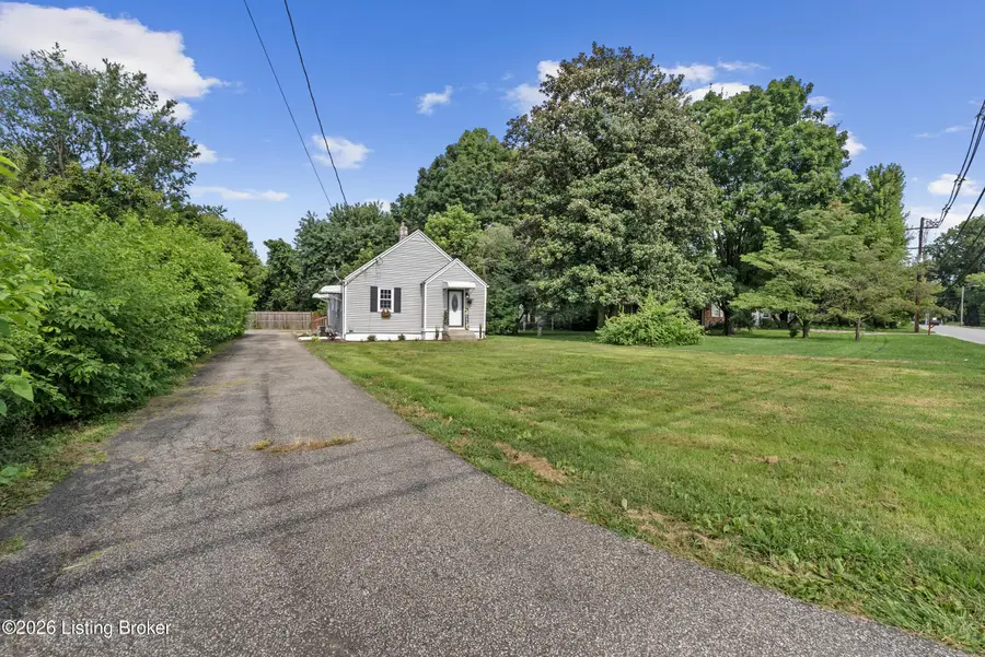 10324 Deering Rd, Louisville, KY 40272 - #2