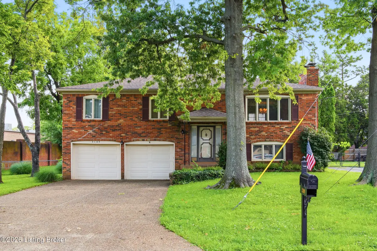 2109 Bridlewood Dr, Jeffersontown, KY 40299 - #1