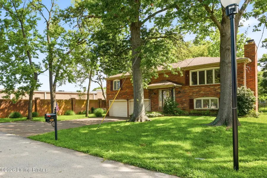 2109 Bridlewood Dr, Jeffersontown, KY 40299 - #3